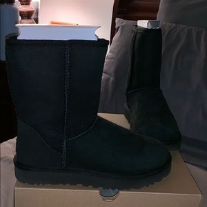 Black UGG Classic Short II - NWT